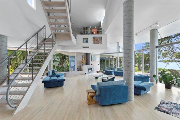 Image No.12-3 Bed Property for sale