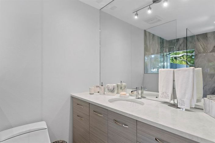 Image No.28-3 Bed Property for sale