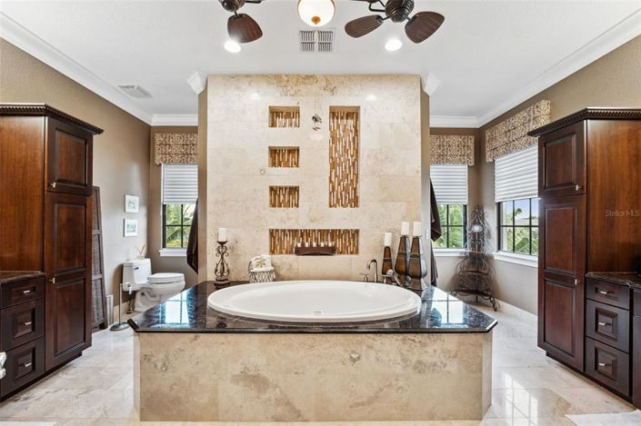 Image No.31-Propriété de 4 chambres à vendre à Floride