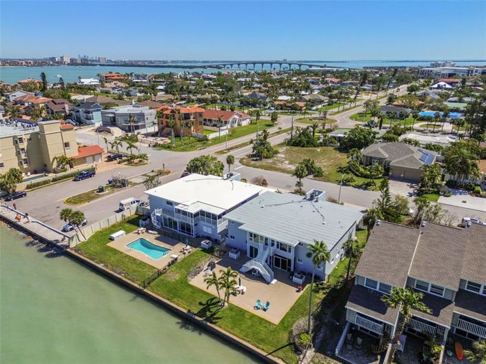 Image No.67-2 Bed Property for sale