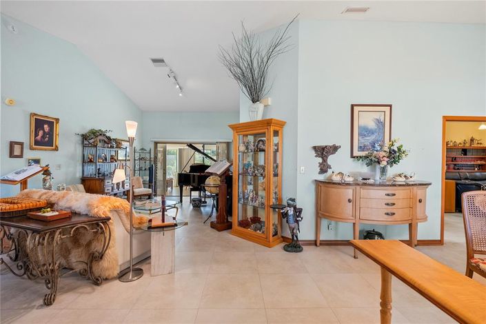 Image No.24-3 Bed Property for sale