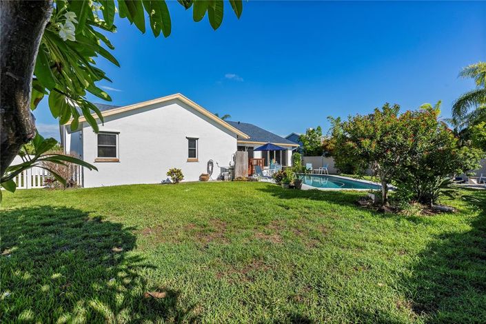 Image No.26-3 Bed Property for sale