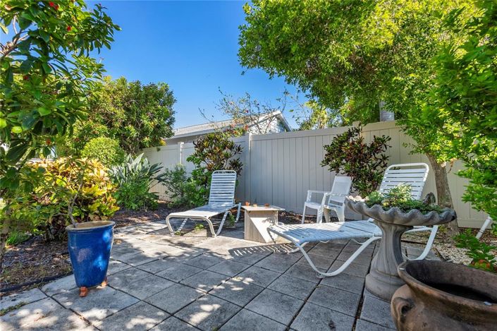 Image No.27-3 Bed Property for sale