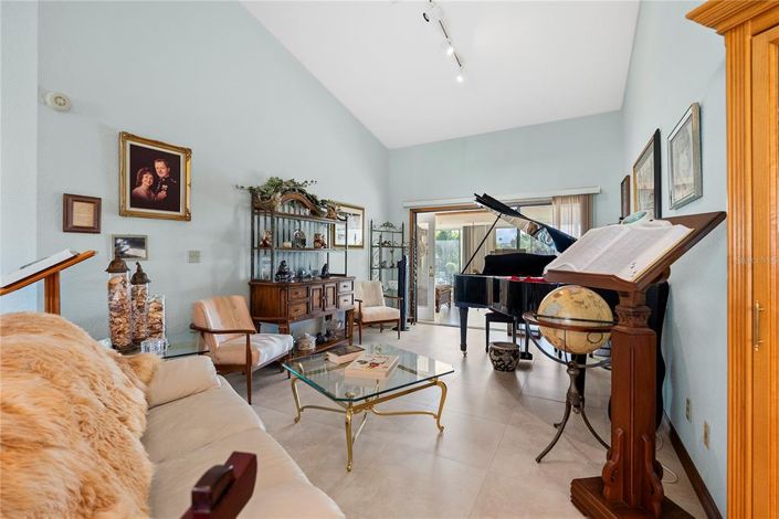 Image No.7-3 Bed Property for sale