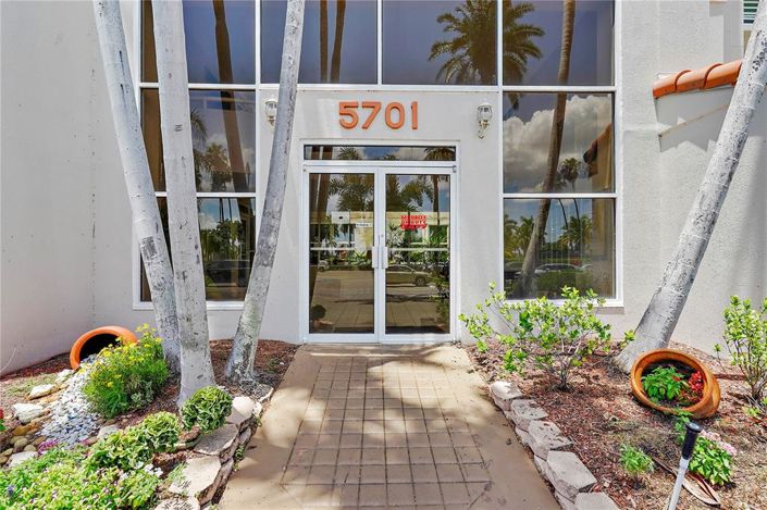 Image No.34-2 Bed Property for sale