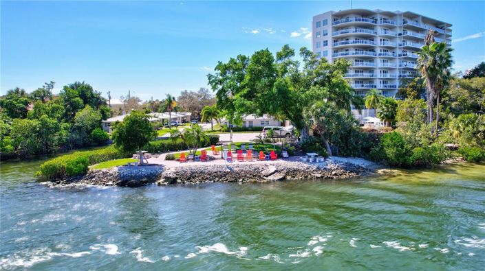 Image No.65-1 Bed Property for sale