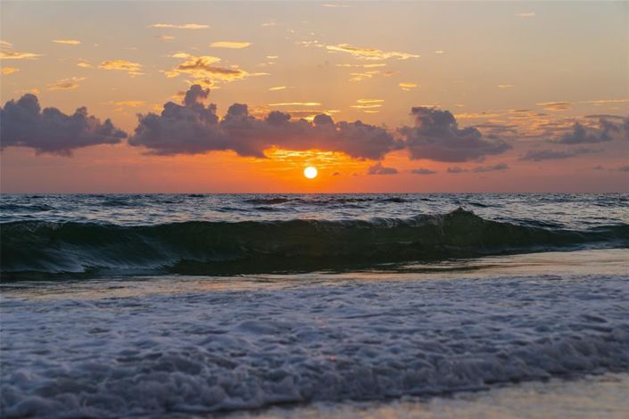 Image No.29-3 Bed Property for sale