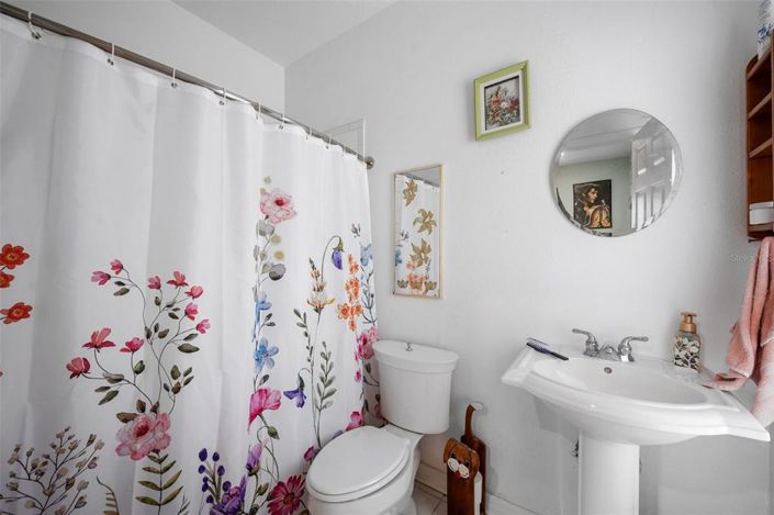 Image No.30-5 Bed Property for sale