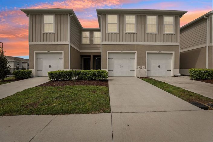 Image No.1-3 Bed Townhouse for sale
