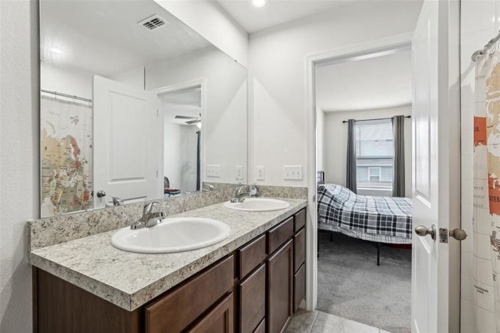 Image No.23-3 Bed Townhouse for sale