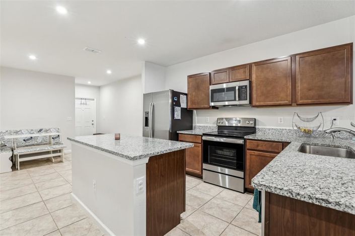 Image No.8-3 Bed Townhouse for sale