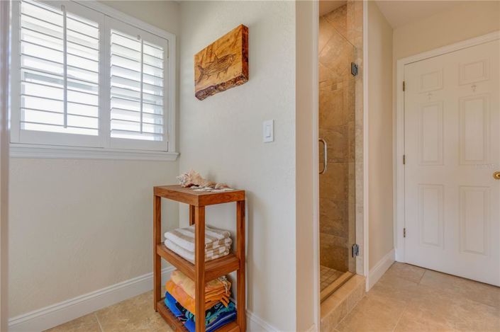 Image No.22-3 Bed Property for sale