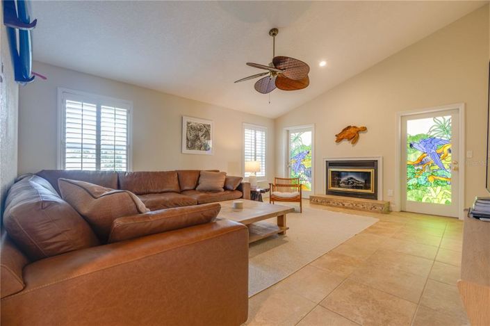 Image No.27-3 Bed Property for sale