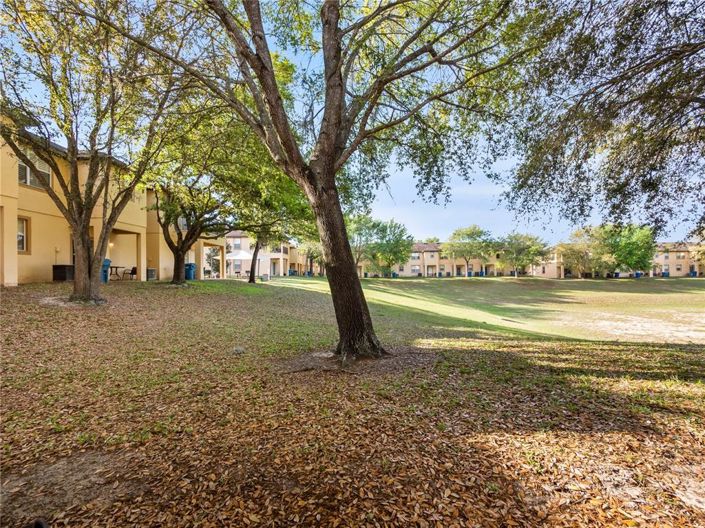 Image No.24-4 Bed Townhouse for sale