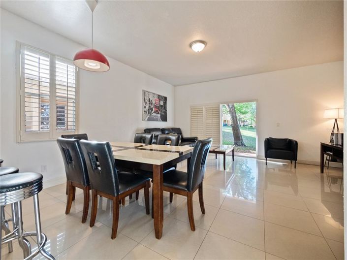 Image No.6-4 Bed Townhouse for sale