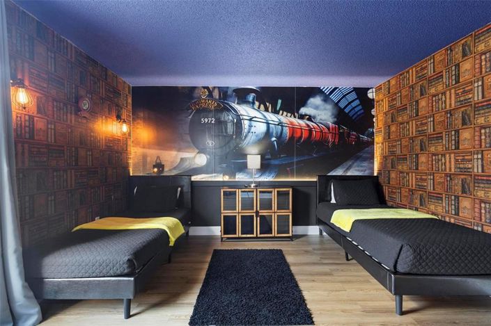 Image No.30-6 Bed Property for sale