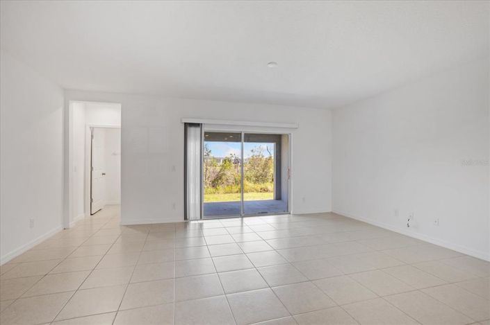 Image No.8-3 Bed Townhouse for sale