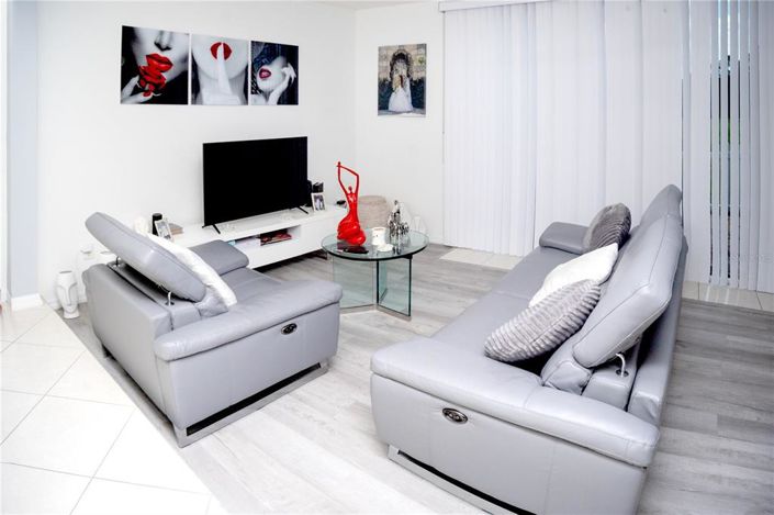 Image No.3-4 Bed Townhouse for sale