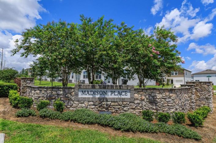 Image No.26-3 Bed Townhouse for sale