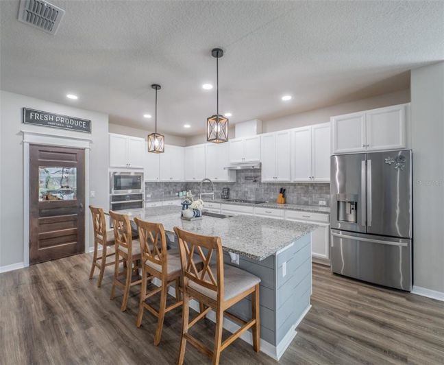 Image No.10-4 Bed Property for sale