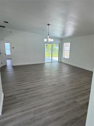 Image No.3-3 Bed Property for sale