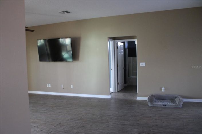 Image No.30-3 Bed Property for sale