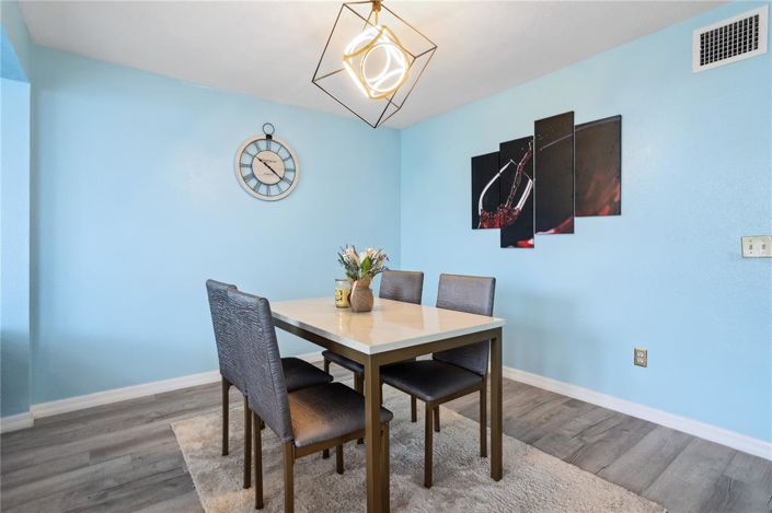 Image No.10-3 Bed Townhouse for sale