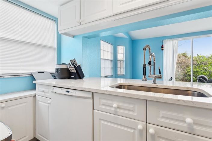 Image No.12-3 Bed Townhouse for sale