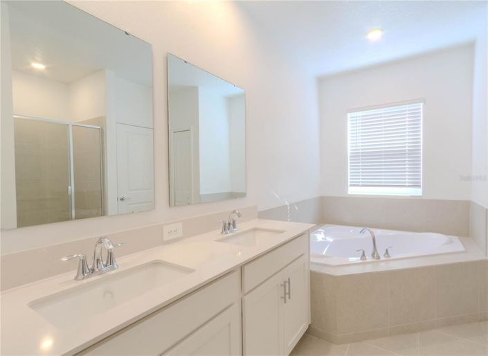 Image No.13-5 Bed Property for sale