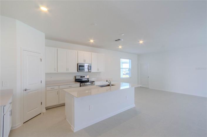 Image No.3-5 Bed Property for sale