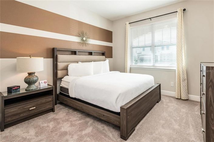 Image No.12-5 Bed Property for sale