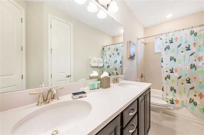 Image No.9-5 Bed Property for sale