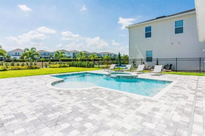 Image No.15-5 Bed Property for sale