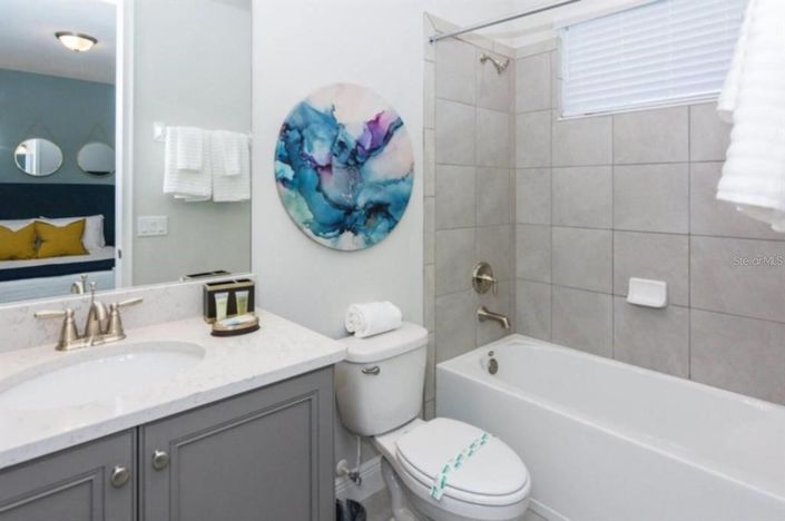 Image No.8-5 Bed Property for sale