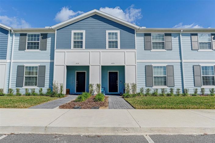 Image No.1-5 Bed Townhouse for sale