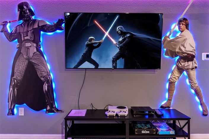 Image No.13-5 Bed Townhouse for sale