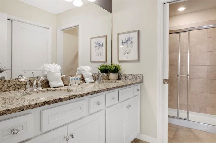 Image No.20-5 Bed Townhouse for sale