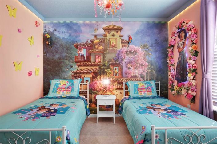 Image No.26-5 Bed Townhouse for sale