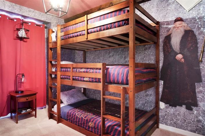 Image No.32-5 Bed Townhouse for sale