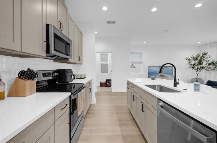 Image No.13-4 Bed Property for sale