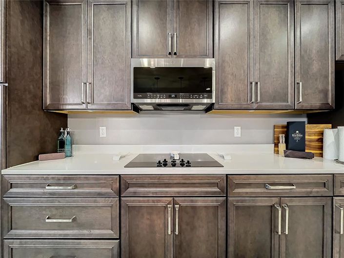 Image No.10-7 Bed Property for sale