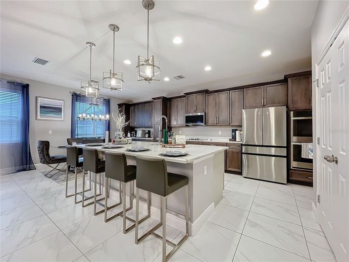 Image No.15-7 Bed Property for sale