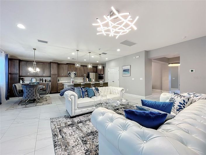 Image No.19-7 Bed Property for sale