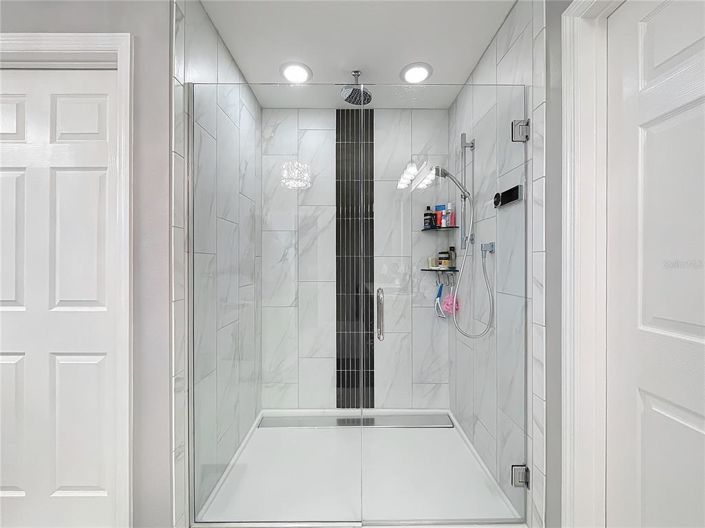 Image No.32-7 Bed Property for sale