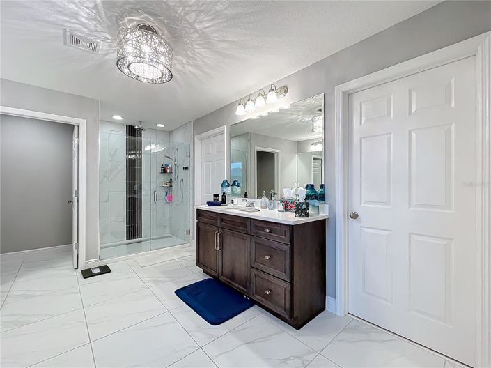 Image No.35-7 Bed Property for sale