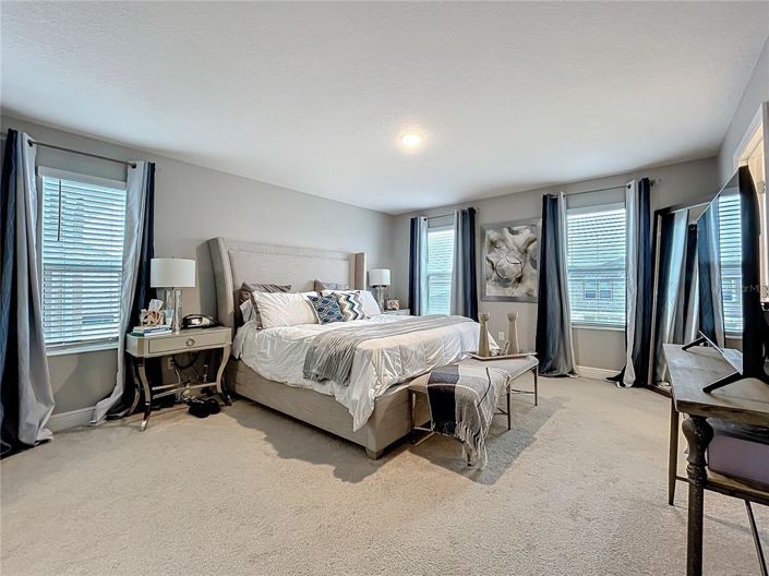 Image No.40-7 Bed Property for sale