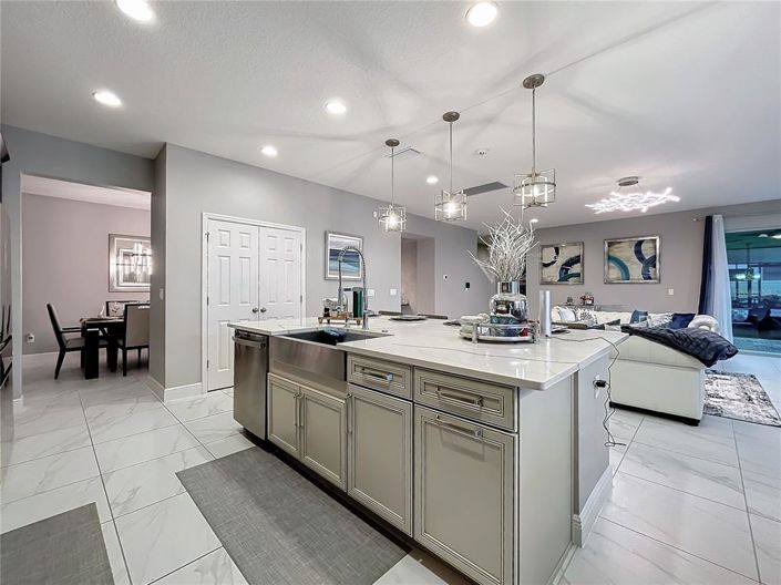 Image No.9-7 Bed Property for sale