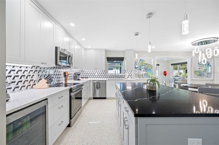 Image No.12-3 Bed Property for sale