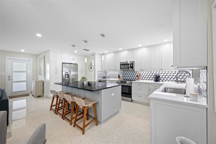 Image No.13-3 Bed Property for sale