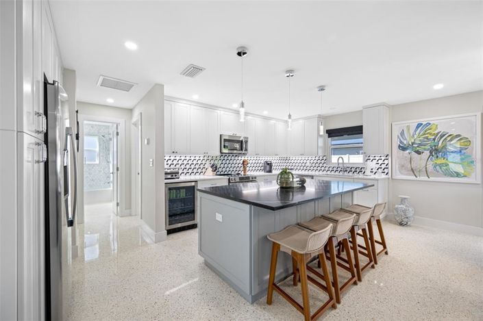 Image No.15-3 Bed Property for sale